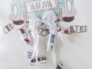 Pillow with money for wedding